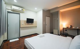 Z โกอินน์ สีลม - สถานีรถไฟฟ้าเซนต์หลุยส์ Go Inn Silom